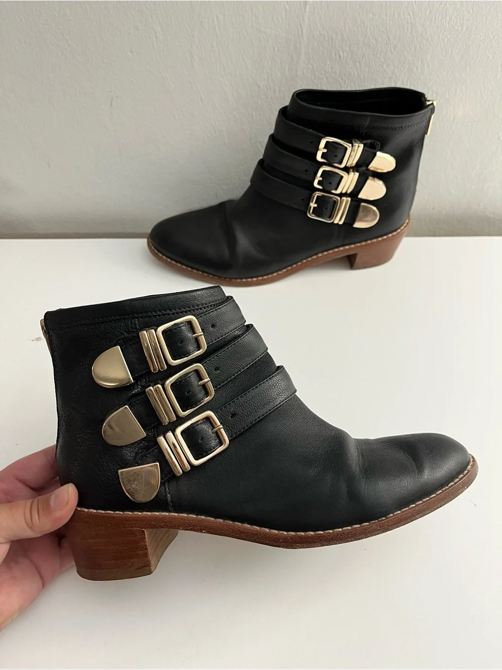 Loeffler Randall stunning rare